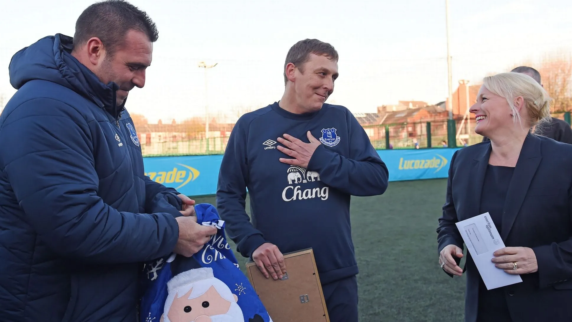 A hist&oacute;ria de Lee Johnson, o ex-morador de rua que teve sua vida salva pelo Everton