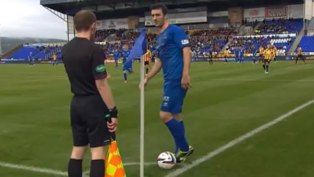 A atua&ccedil;&atilde;o dos jogadores foi t&atilde;o boa que enganou at&eacute; o &aacute;rbitro