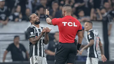 Atl&eacute;tico-MG dominou o Corinthians, mas expuls&atilde;o mudou o jogo &mdash; e Galo soube se defender