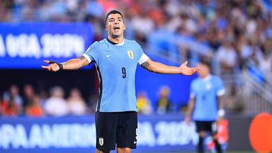 Trave evitou que despedida de Su&aacute;rez no Uruguai fosse hist&oacute;rica como sua carreira