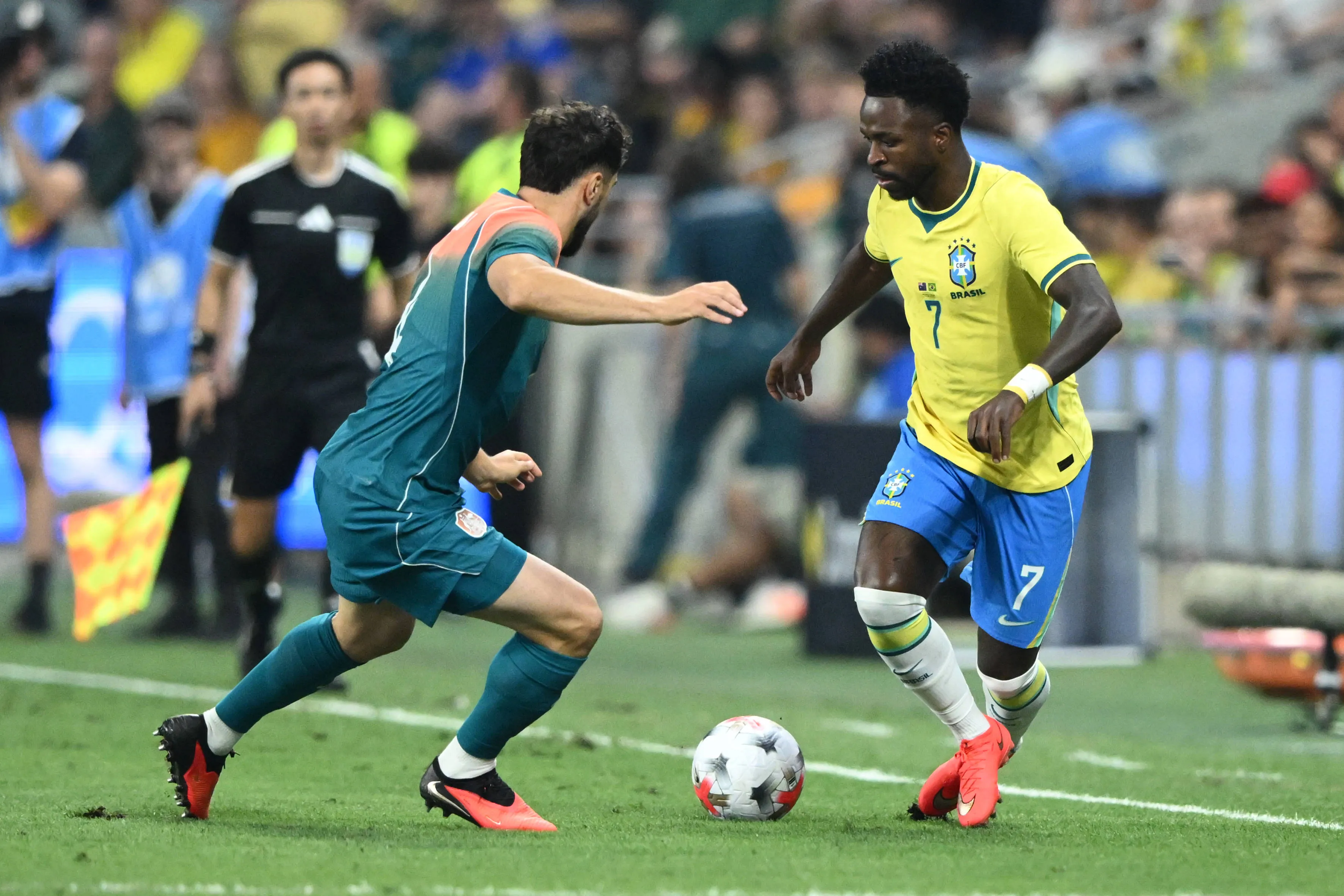 Vini Jr. em duelo entre Austr&aacute;lia e Brasil 