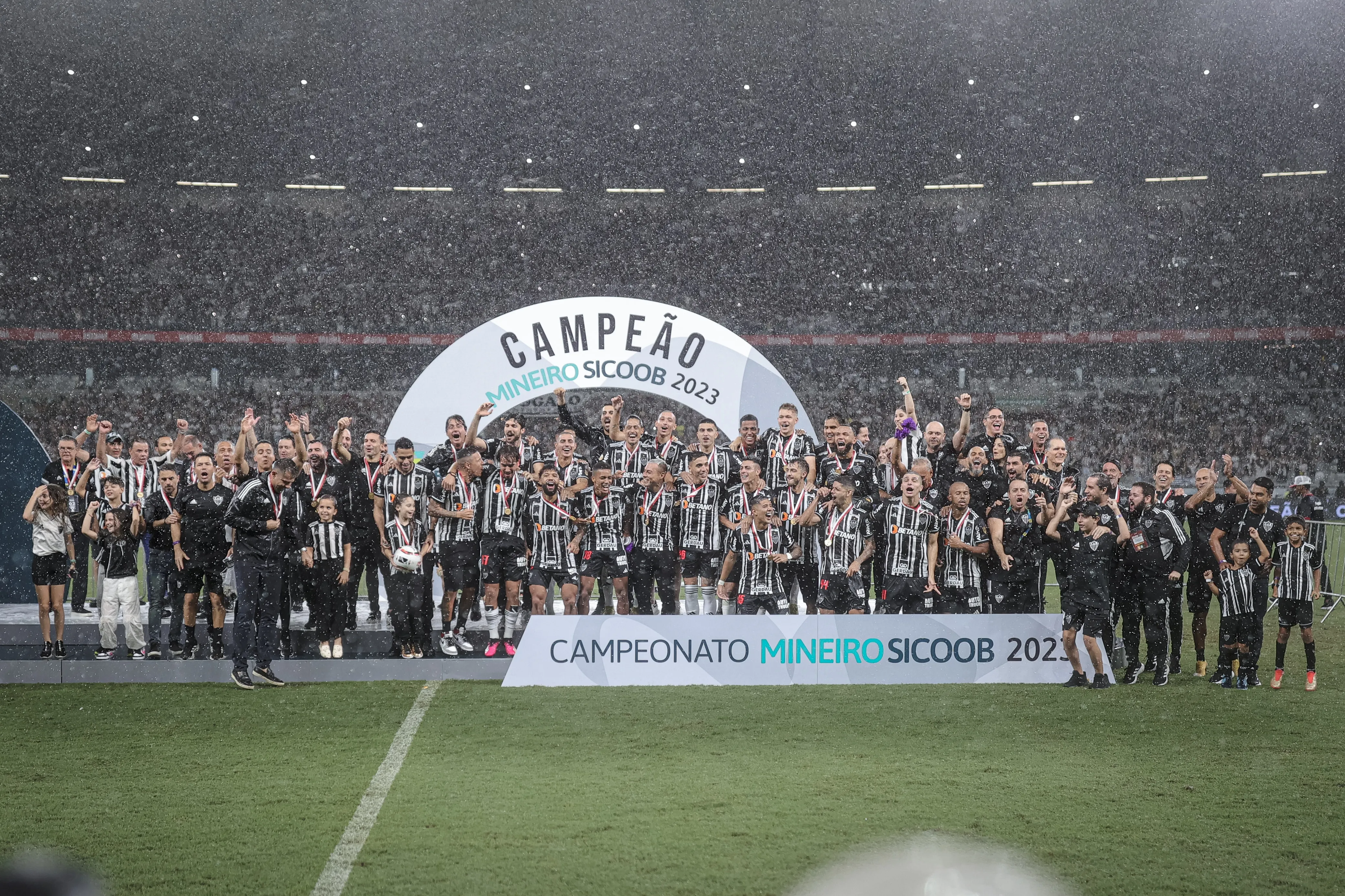 Sem muitas dificuldades, Atl&eacute;tico-MG fez valer a superioridade e conquistou o tetra do Mineiro; relembre