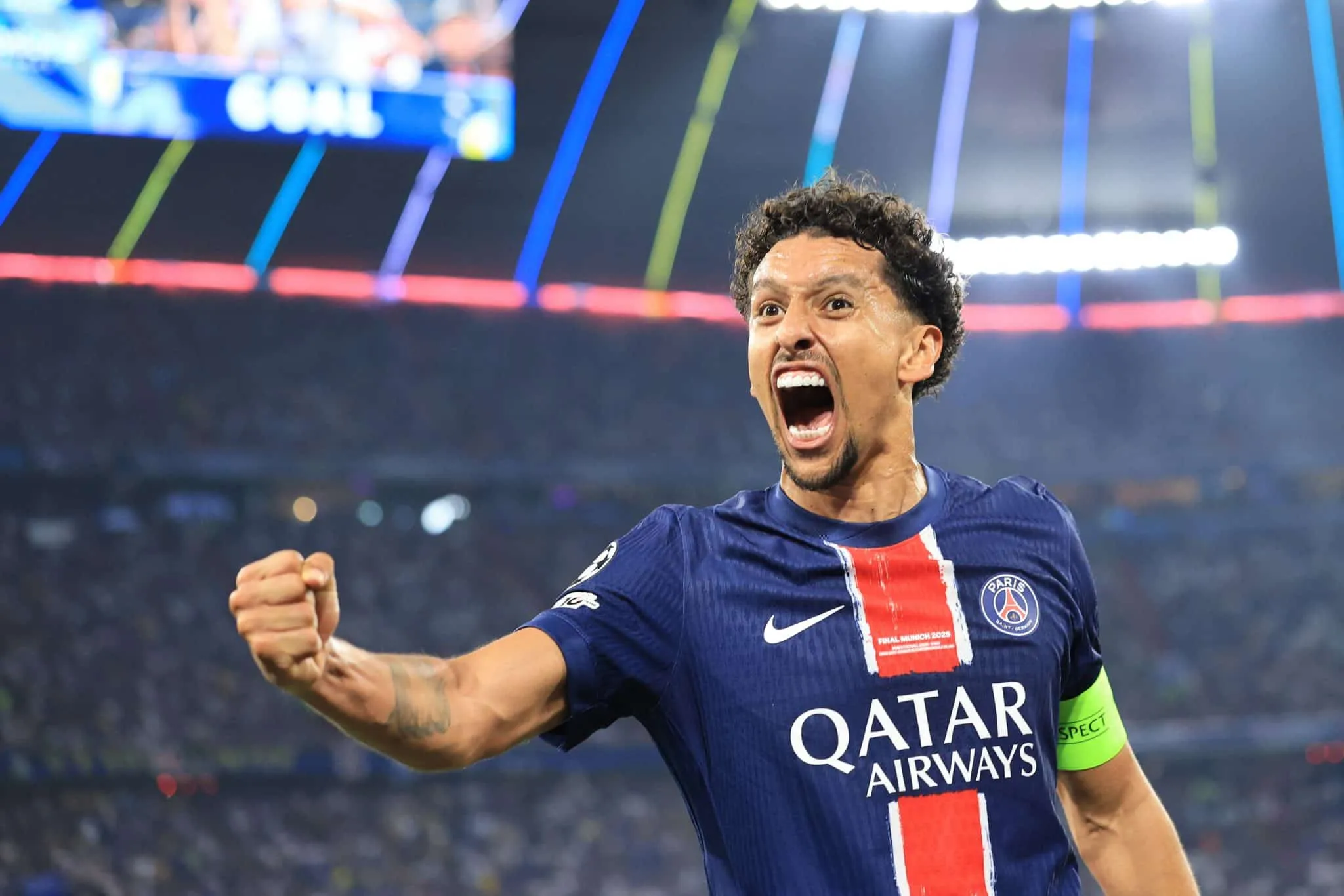 &lsquo;Ele merece&rsquo;: Marquinhos atinge marcas hist&oacute;ricas ao erguer a Champions League pelo PSG