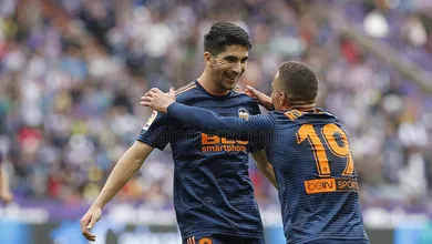 Valencia reverteu in&iacute;cio ruim de temporada e termina com uma vaga na Champions League