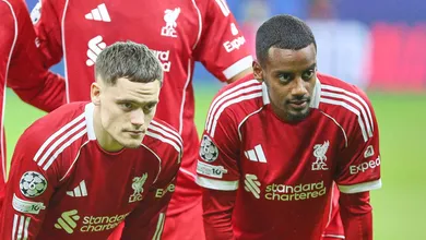 Carragher: &lsquo;Pode se tornar a pior janela da hist&oacute;ria da Premier League e atrasar o Liverpool&rsquo;