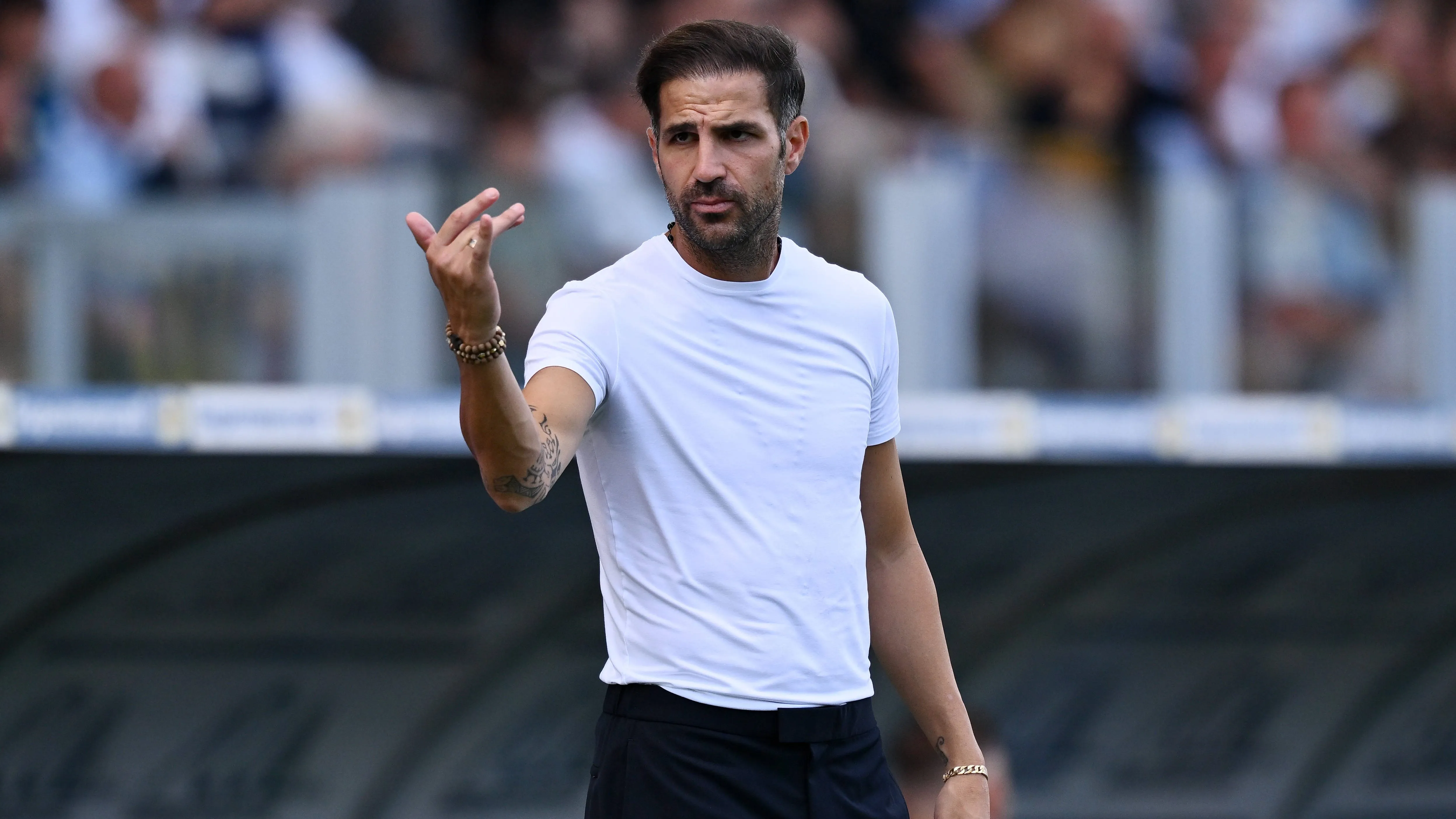 &lsquo;Ele jogou 90 minutos lesionado&rsquo;: F&agrave;bregas critica sele&ccedil;&atilde;o da It&aacute;lia por atrapalhar Como
