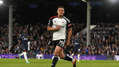 Ex-Flamengo brilha, e Fulham derrota o irregular Tottenham de forma avassaladora