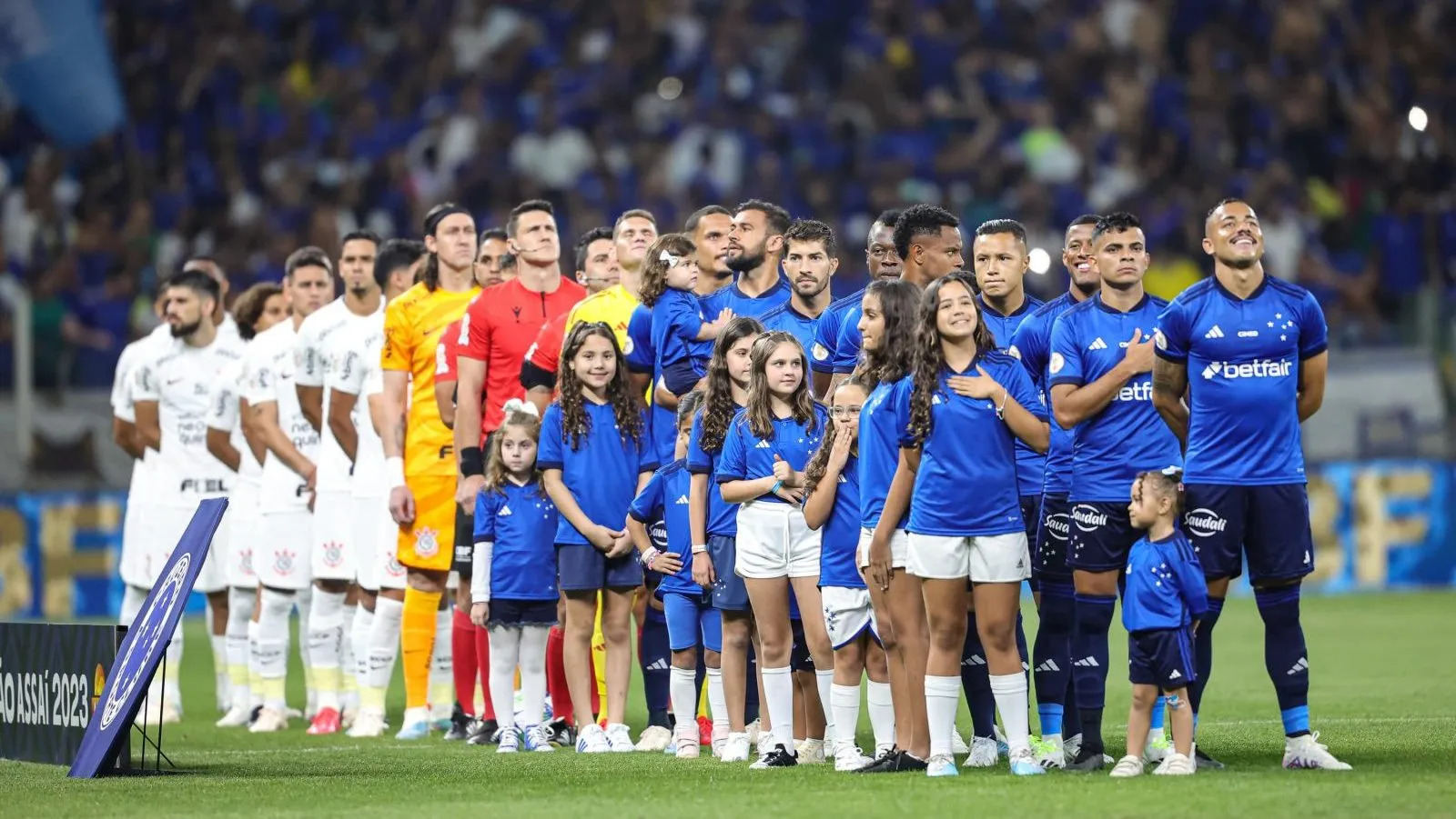 Cruzeiro ter&aacute; semanas decisivas para saber se brigar&aacute; contra o rebaixamento