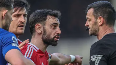 VAR salva Manchester United de nova derrota, mas cr&iacute;ticas seguem: &lsquo;qualidade de rebaixado&rsquo;