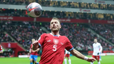 Noitada faz Tch&eacute;quia expulsar jogadores de convoca&ccedil;&atilde;o na v&eacute;spera de decis&atilde;o por vaga na Eurocopa