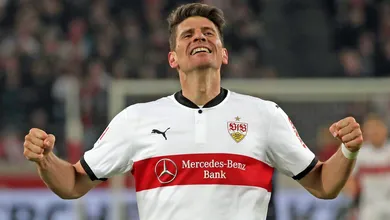 De amea&ccedil;ados pelo rebaixamento, Stuttgart e Werder Bremen j&aacute; miram a Liga Europa