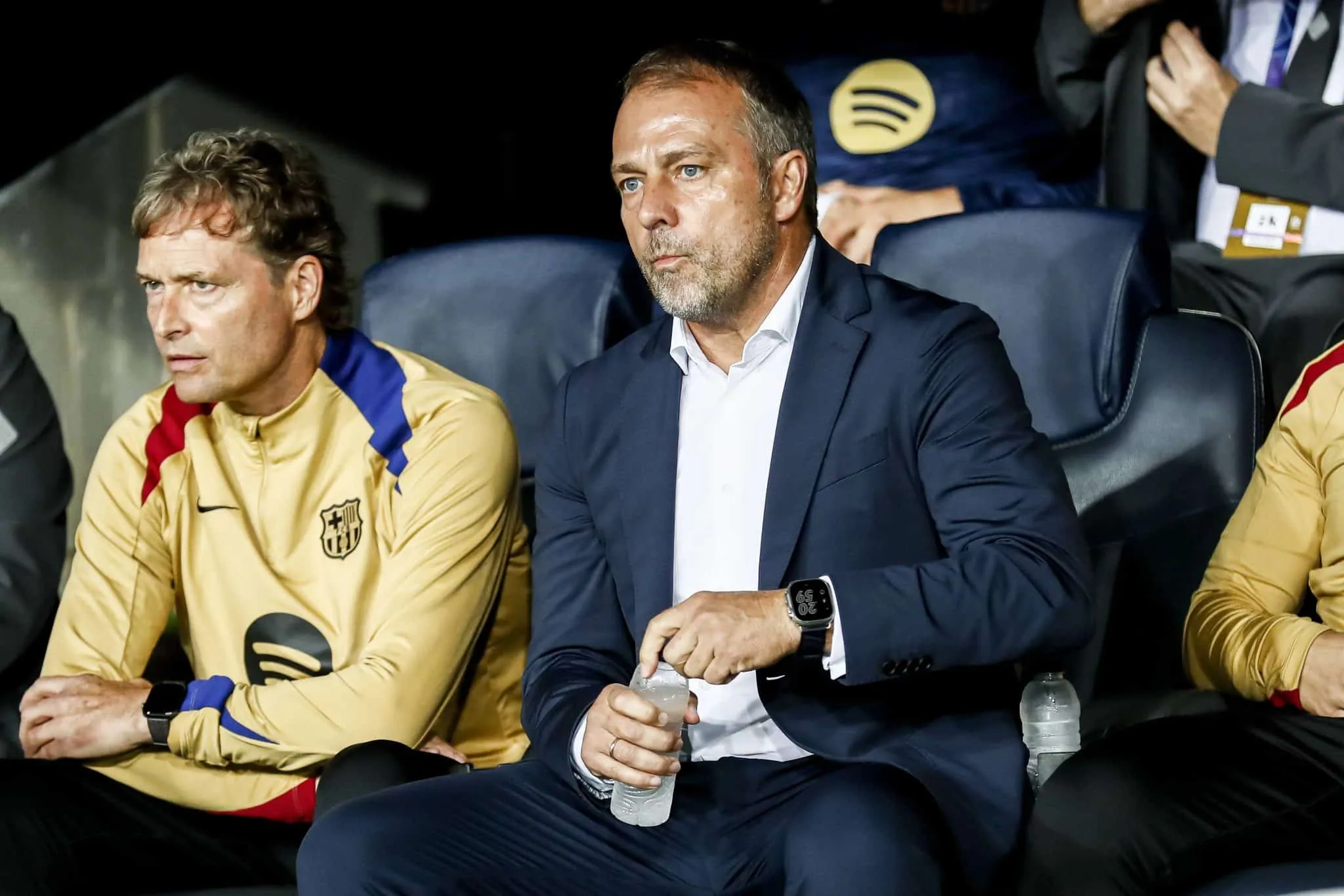 Hansi Flick &lsquo;mede&rsquo; felicidade no Barcelona e finca p&eacute;s no ch&atilde;o ap&oacute;s goleada na Champions