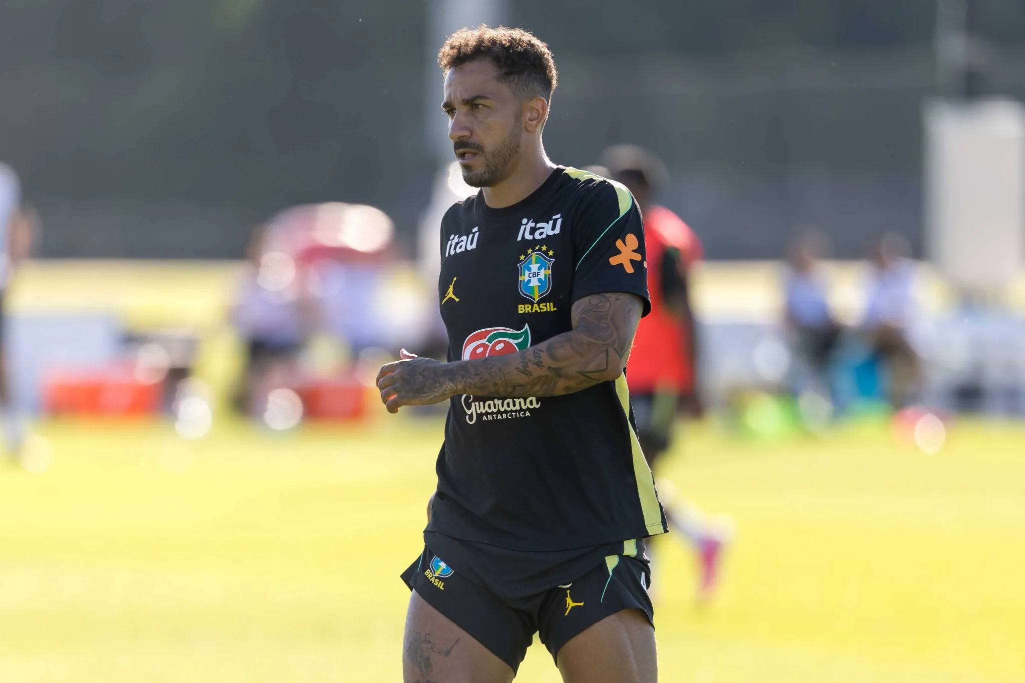 Danilo durante treino do Brasil (Foto: Imago/Brazil Photo Press)