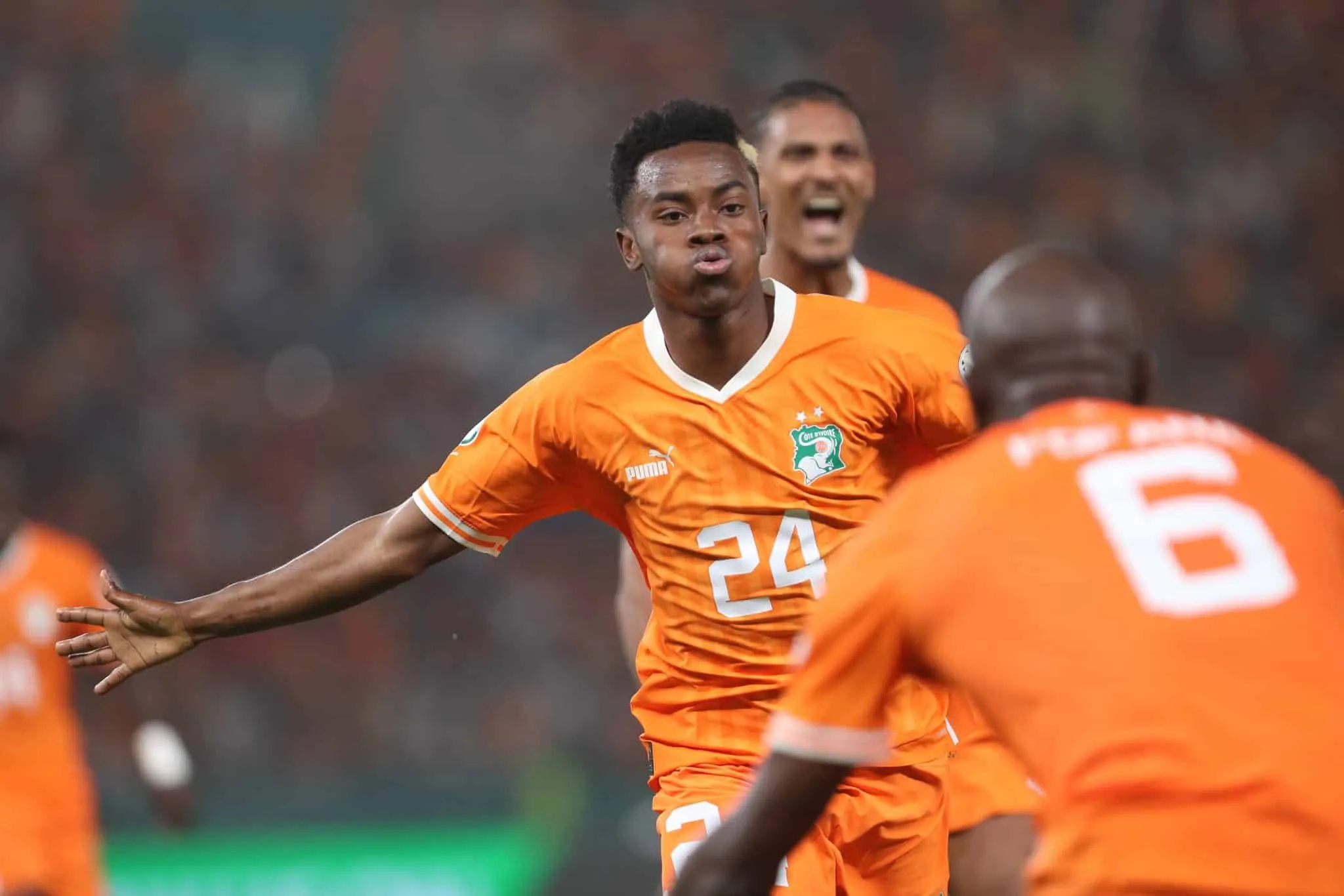 Heroico! Costa do Marfim joga com um a menos e marca no &uacute;ltimo minuto da prorroga&ccedil;&atilde;o para eliminar Mali