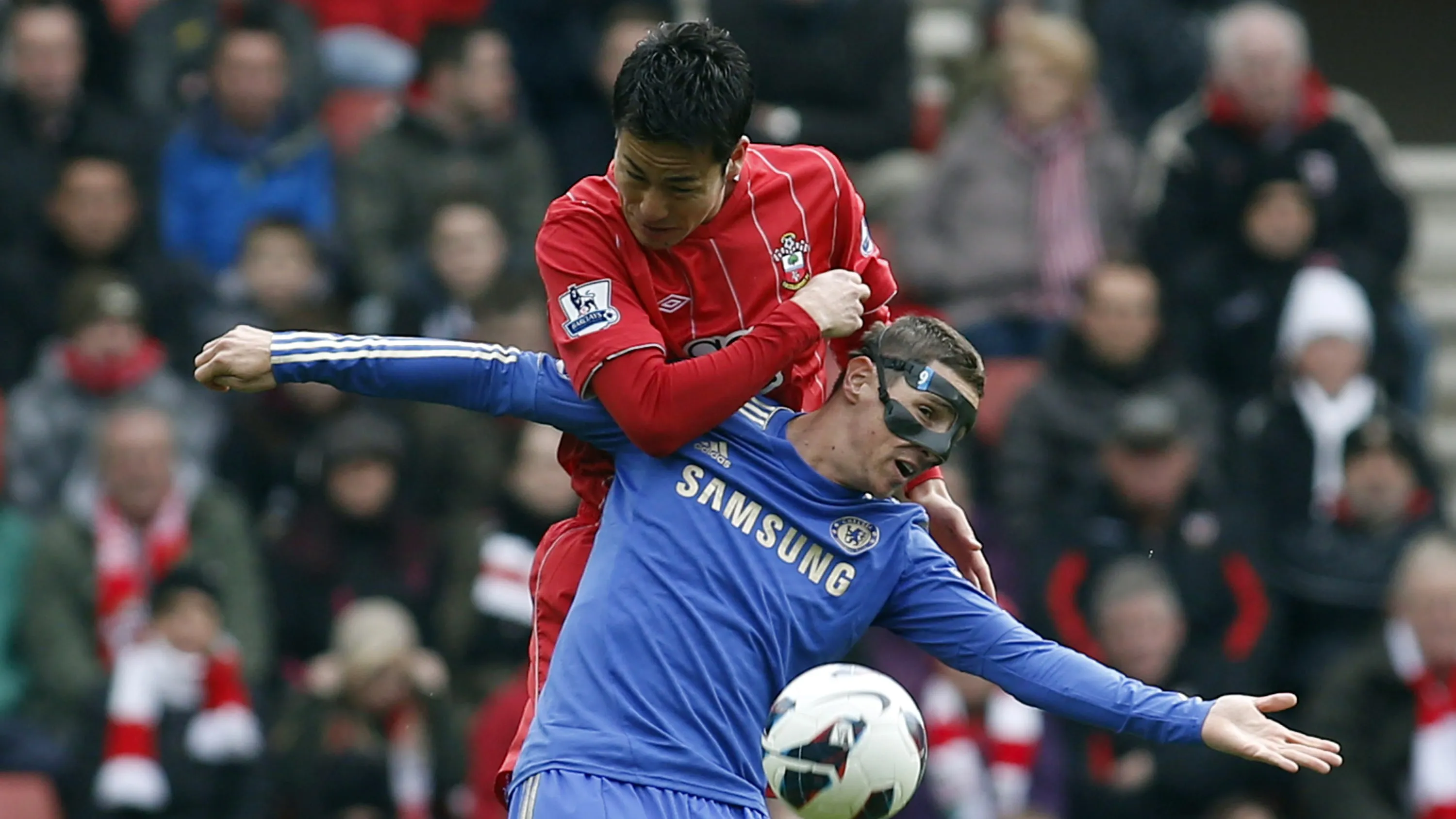 Chelsea trope&ccedil;a, Tottenham vira 3&ordm; e Arsenal encosta