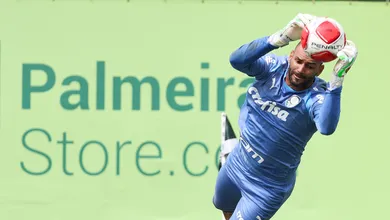 Sem formar um titular desde Bruno, Academia de Goleiros do Palmeiras poder&aacute; ter papel importante na sucess&atilde;o de Weverton