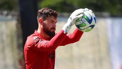 Flamengo trabalha com novas vendas de Garotos do Ninho para oxigenar elenco em 2024