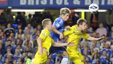 O russo que manda: Chelsea sofre, mas vira sobre Reading