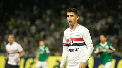 Crespo teve conversa com Oscar e vetou meia no S&atilde;o Paulo em decis&atilde;o com a LDU