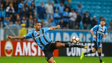 &lsquo;Decidi tirar minha vida&rsquo;: campe&atilde;o da Libertadores pelo Gr&ecirc;mio, Michel relata drama ap&oacute;s passar por sete cirurgias