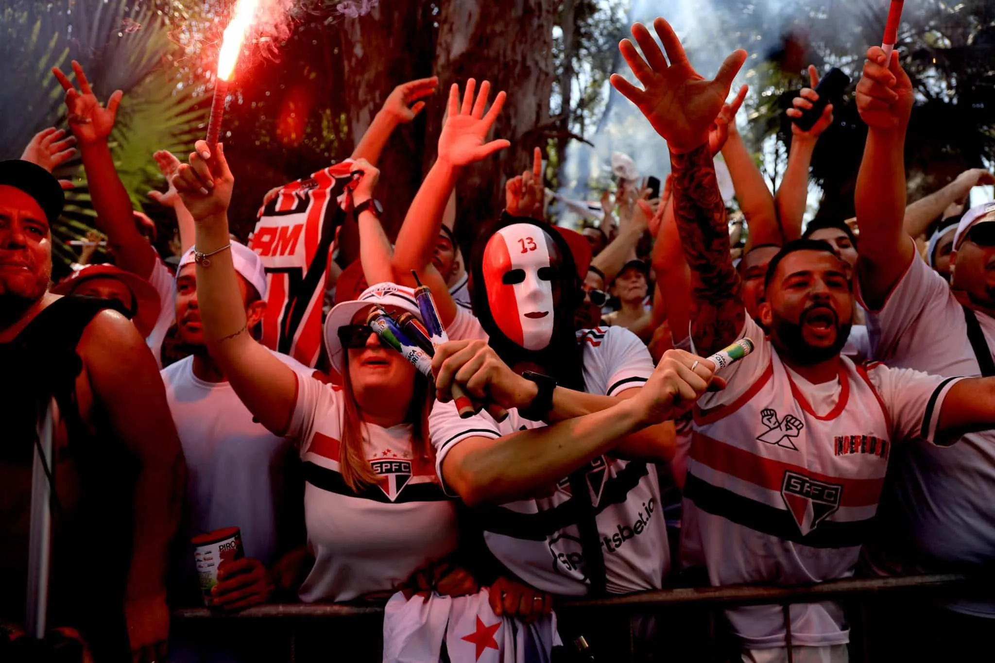 Estudo mapeia alian&ccedil;as entre torcidas do futebol brasileiro; veja lista