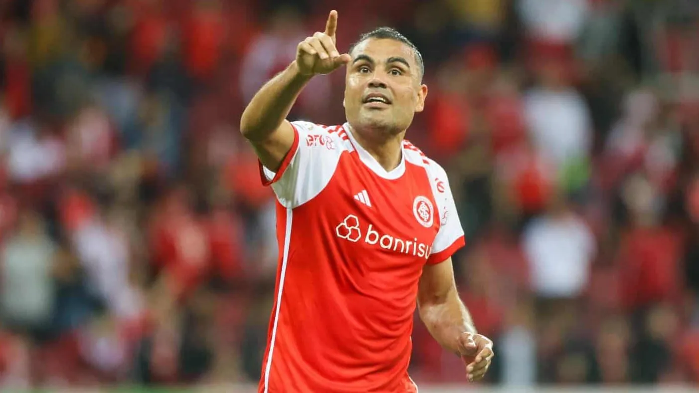 Internacional: ap&oacute;s gol mais bonito da carreira, Mercado recebe pedido especial de Roger Machado