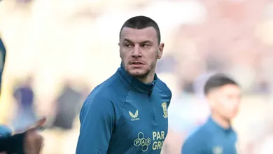 Jogadores do Burnley se recusam a cumprimentar rival acusado de racismo contra ex-United