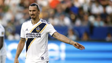 Ibrahimovic defende Mourinho e diz que o portugu&ecirc;s &eacute; o melhor nome para o Manchester United
