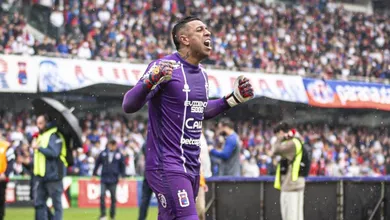 Capit&atilde;o e goleiro menos vazado, Sid&atilde;o comemora conquista vital no Paran&aacute;