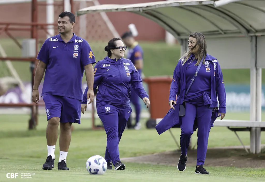 Nuty Silveira, diretora de futebol da Ferrovi&aacute;ria, durante projeto da CBF (Foto: Rafael Ribeiro/CBF)