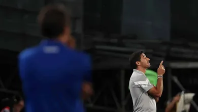 Abel explica mudan&ccedil;a, revela papo com Textor e define vit&oacute;ria do Palmeiras como &ldquo;m&aacute;gica&rdquo;