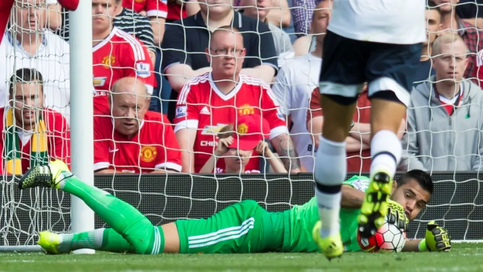 United venceu o Tottenham gra&ccedil;as &agrave; solidez na defesa, mas a pergunta fica: Romero &eacute; confi&aacute;vel?