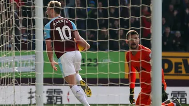 Kane retorna e marca, mas Burnley vence e afasta Tottenham da briga pelo t&iacute;tulo