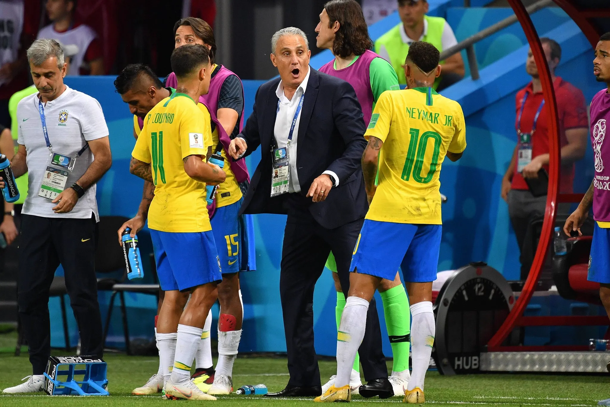 Tite com Neymar e Coutinho na Copa de 2018