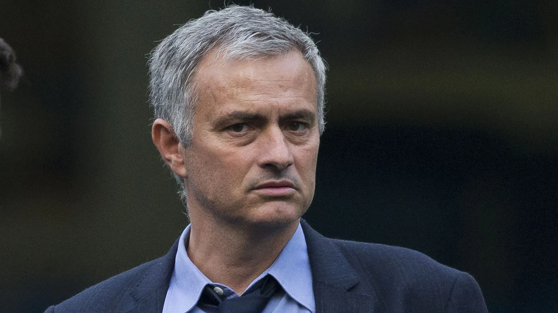 Mourinho viajou de classe econ&ocirc;mica para a China para acompanhar sua comiss&atilde;o t&eacute;cnica
