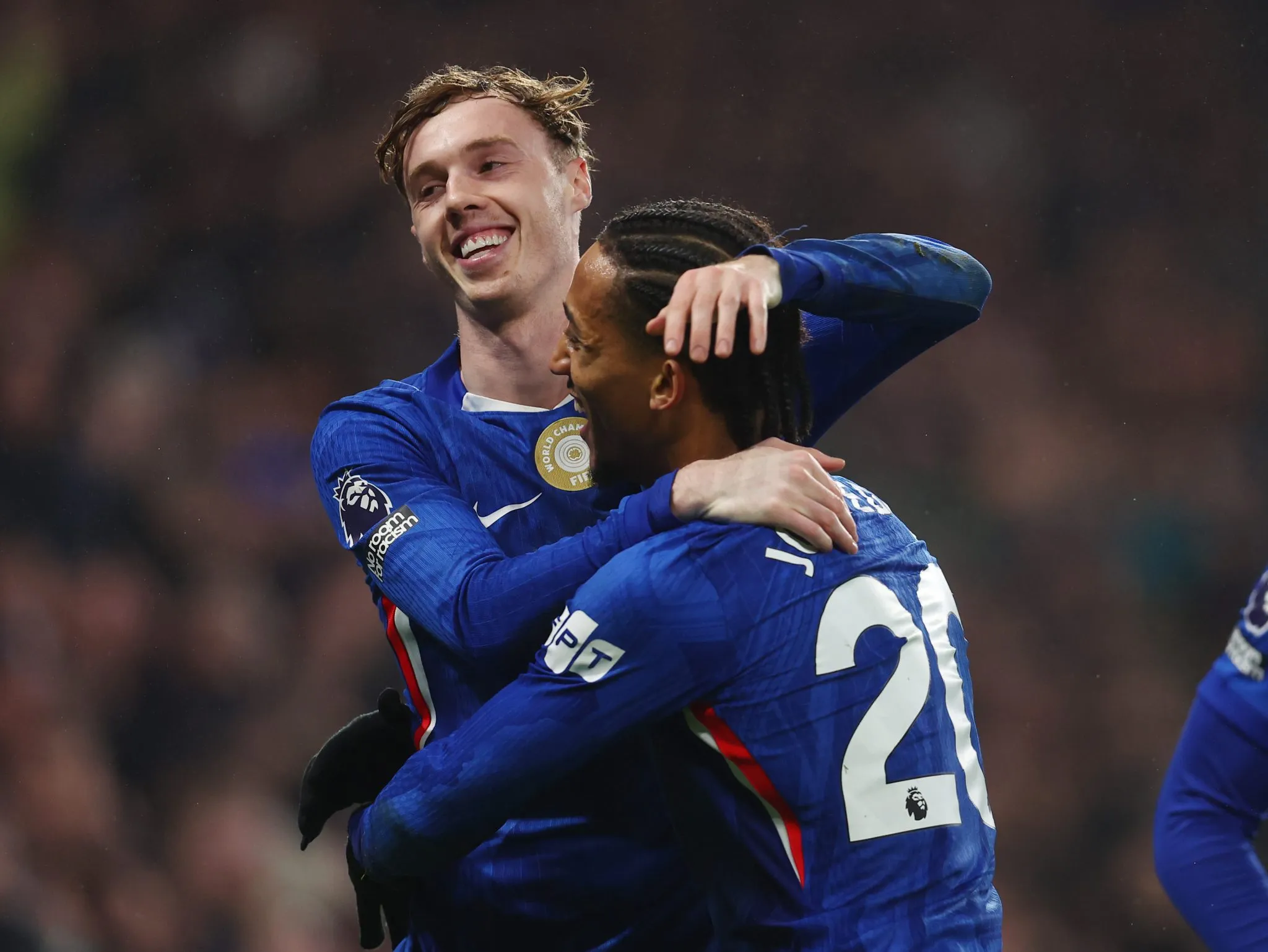 Cole Palmer e Jo&atilde;o Pedro pelo Chelsea (Foto: Imago)