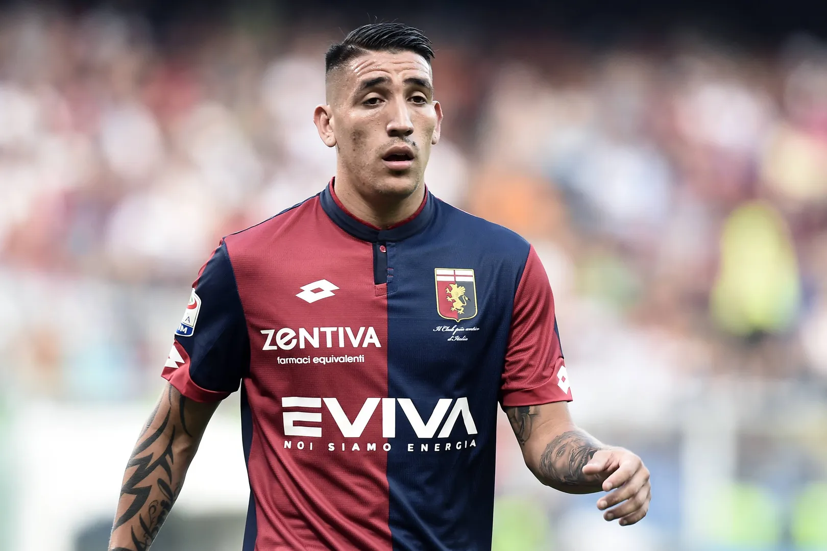 Ricardo Centuri&oacute;n em a&ccedil;&atilde;o pelo Genoa, em 2017