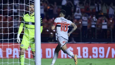 Ap&oacute;s t&iacute;tulo, S&atilde;o Paulo enfim volta a vencer no Brasileir&atilde;o diante do lanterna&nbsp;Coritiba