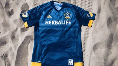 Gerrard ganhou mais uma camisa para usar na sua aventura pelos EUA