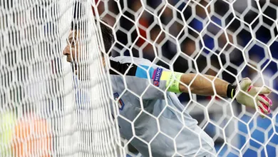 Ser uma lenda n&atilde;o impede Buffon de vibrar como menino; pelo contr&aacute;rio, o torna ainda maior