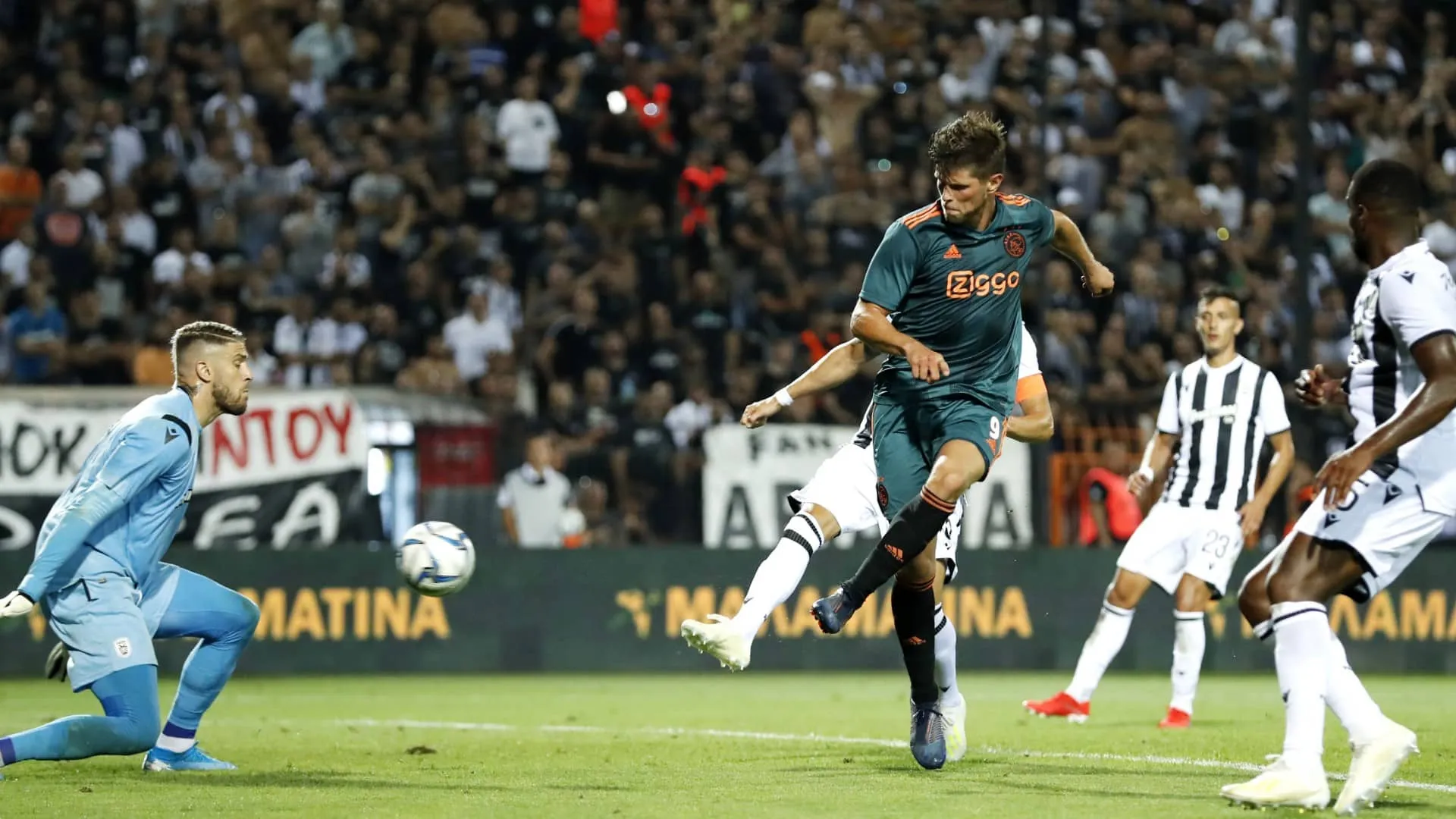 Ajax arranca empate com PAOK na Gr&eacute;cia e vai decidir em casa na 3&ordf; fase preliminar da Champions
