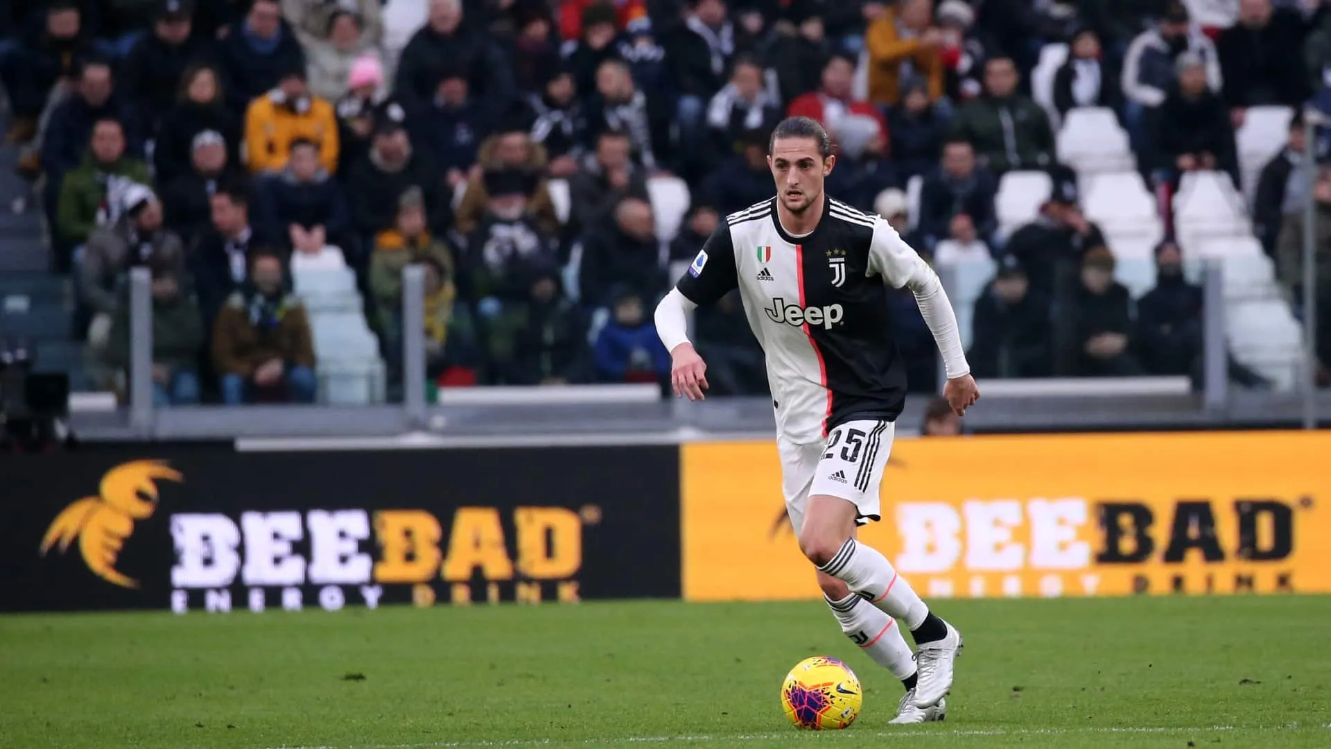 Rabiot fez doa&ccedil;&atilde;o para Bosman antes de deixar o PSG para se transferir &agrave; Juventus