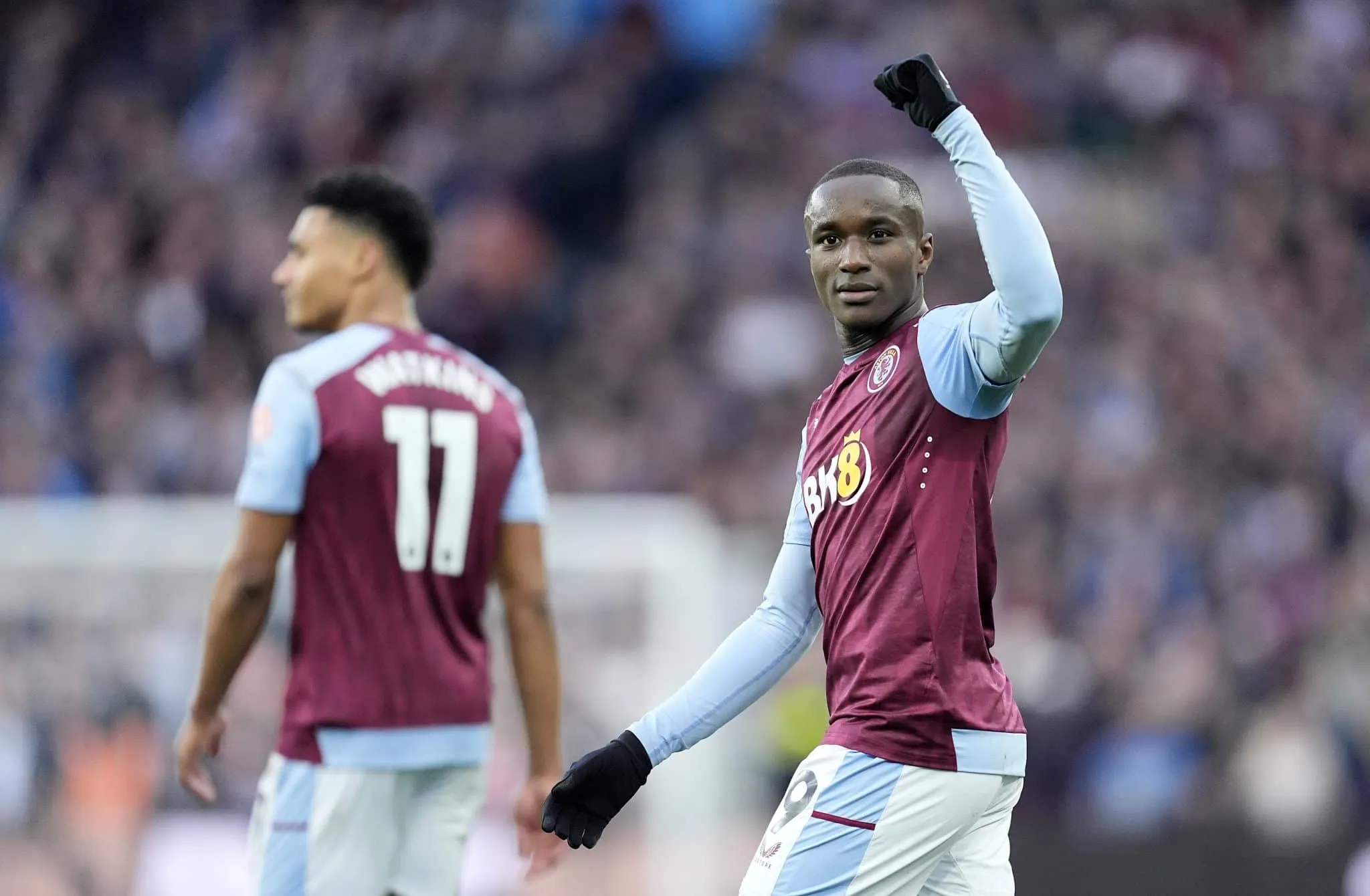 Aston Villa volta ao caminho das vit&oacute;rias e ao quarto lugar da Premier League