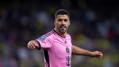 Ap&oacute;s queda no Mundial, Su&aacute;rez tem futuro incerto e considera foco na quarta divis&atilde;o uruguaia