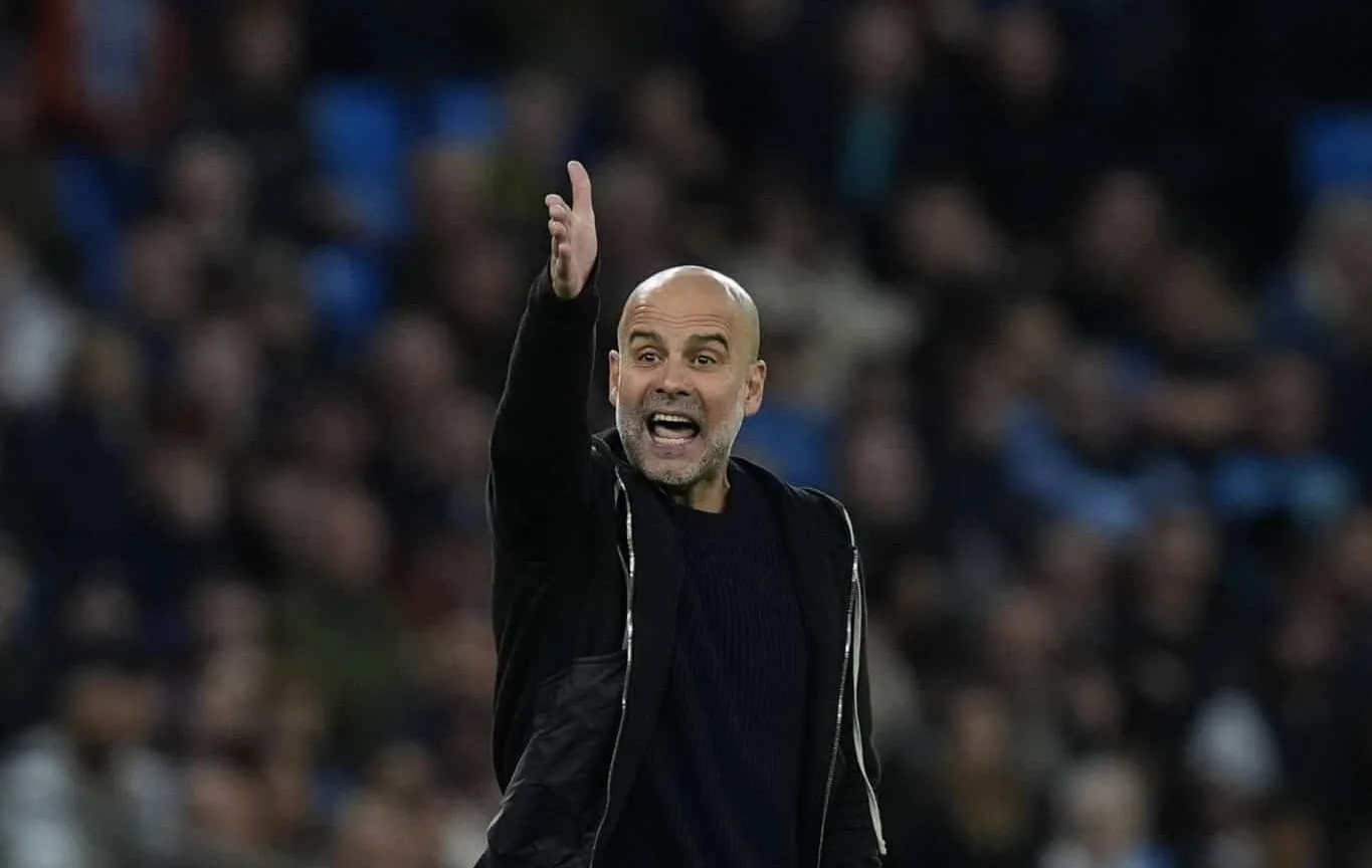 Guardiola sofre cr&iacute;ticas e tem ataque de f&uacute;ria no City, mas &eacute; salvo por reserva no &uacute;ltimo lance