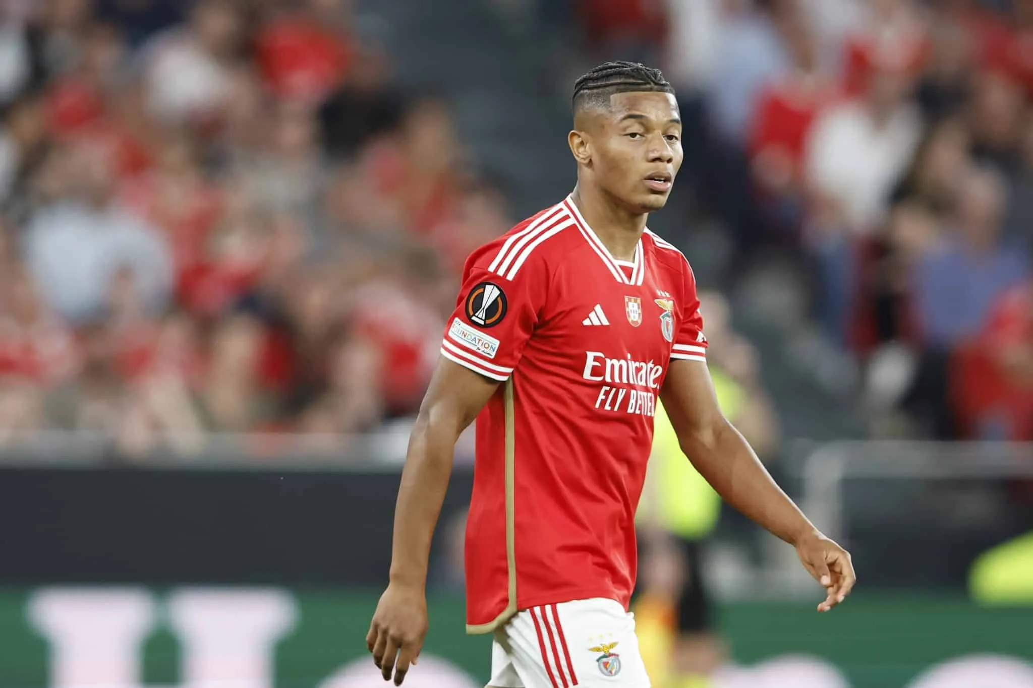 Interesse do Napoli por David Neres por enquanto s&oacute; rendeu ao brasileiro dor de cabe&ccedil;a