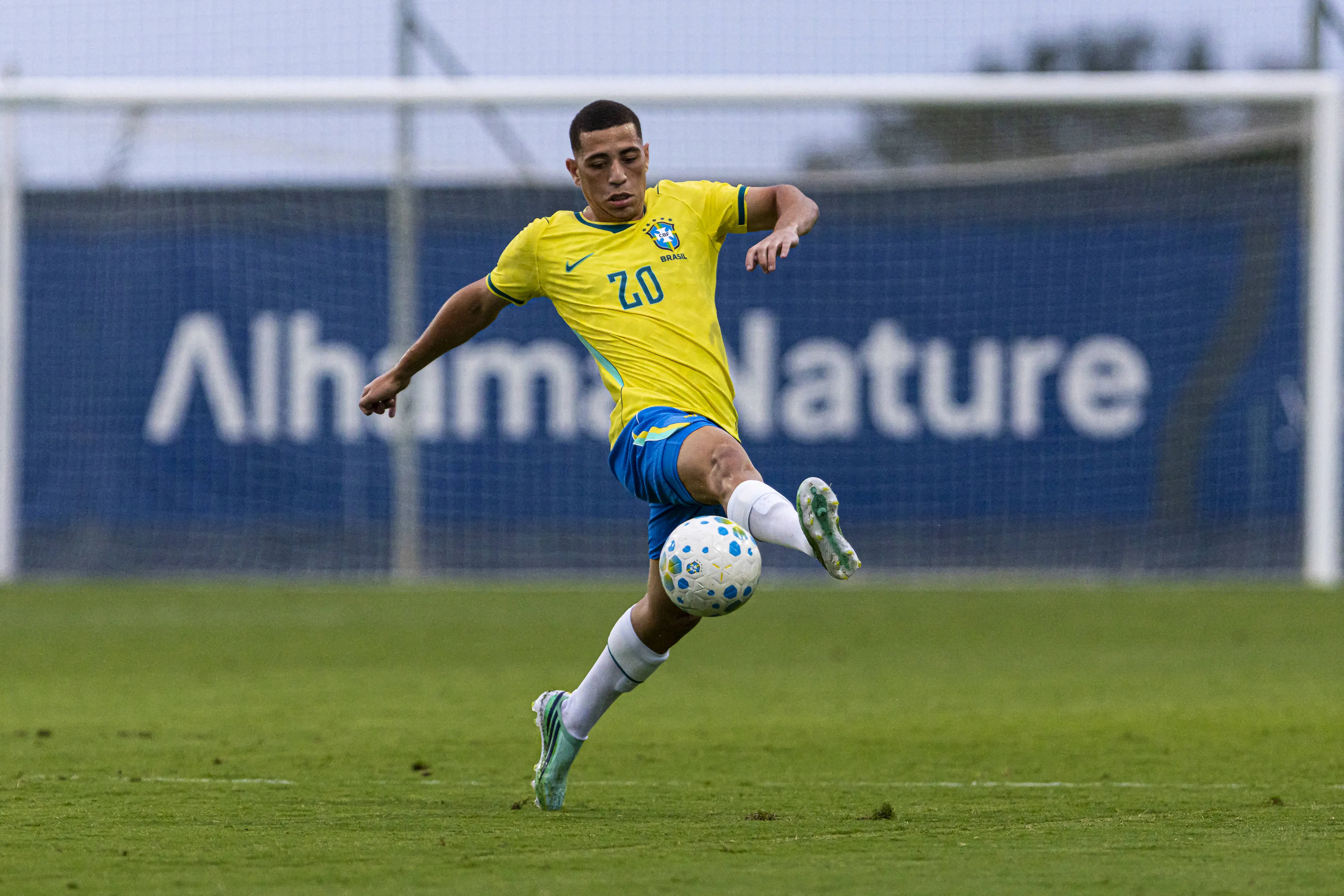 Gabriel Carvalho em a&ccedil;&atilde;o pela sele&ccedil;&atilde;o brasileira sub-20 