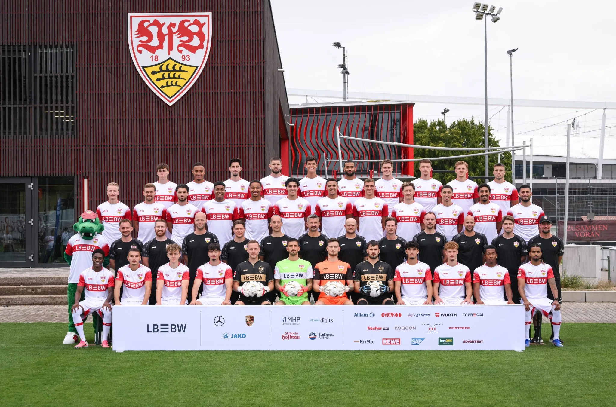 Elenco do Stuttgart para a temporada 2026/27 reunido