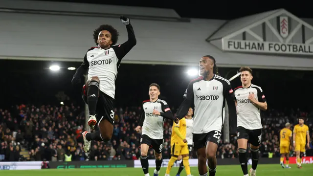 Fulham contou com a experi&ecirc;ncia de Willian para vencer um festival de p&ecirc;naltis contra o Wolverhampton