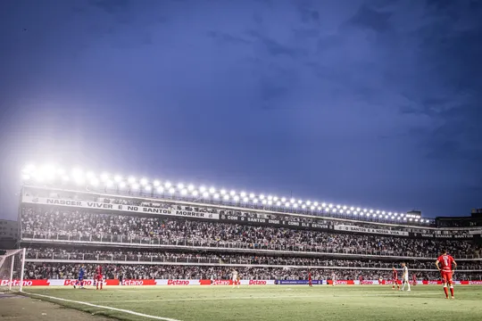 Quanto o Santos arrecadou e quantas pessoas foram &agrave; Vila durante a S&eacute;rie B?